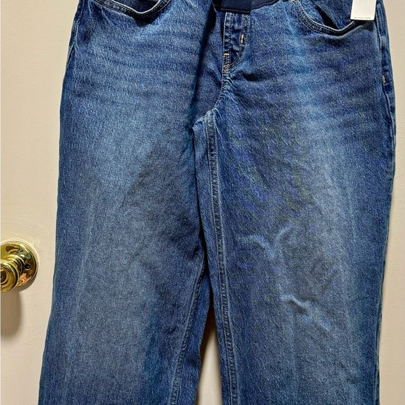NWT Old Navy
Maternity Jeans Women's Size 6, Front Low Panel - Picture 3 of 13